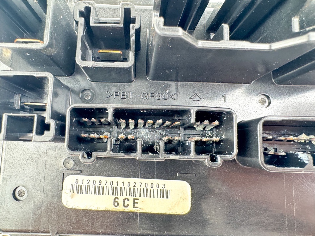 2012 Yamaha 300 HP 4 Stroke Outboard Fuse Box 6CE-82170-00-00 OEM