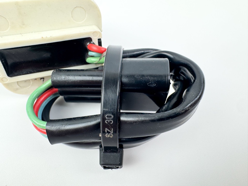 2012 Yamaha 300 HP 4 Stroke Outboard Trim Switch 6BR-82563-00-00 OEM