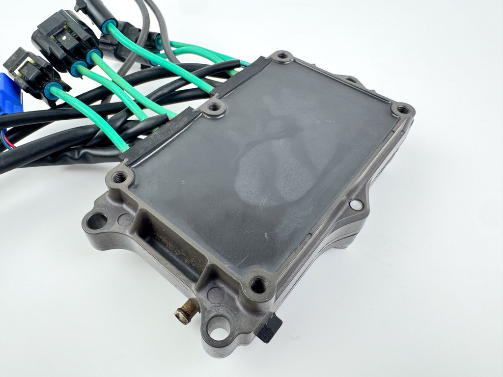 2012 Yamaha 300 HP 4 Stroke Outboard Rectifier & Regulator 6CE-81960-00-00 Damaged