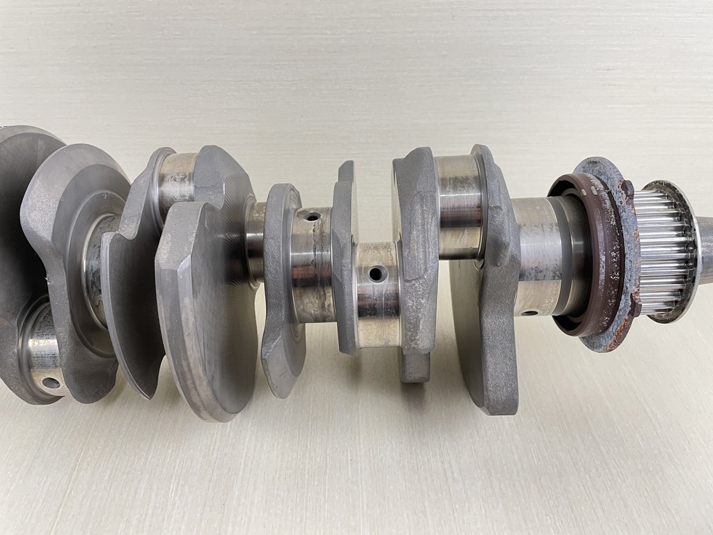 2002 Yamaha 225HP 4 Stroke Outboard Crankshaft Assembly 69J-11411-00-00