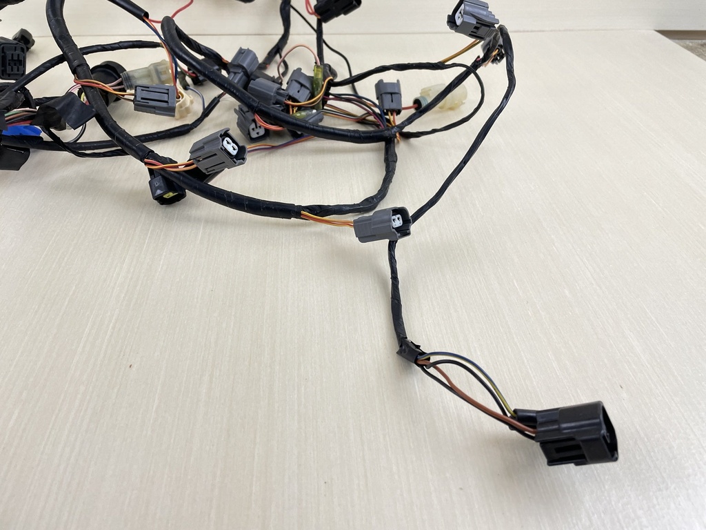 2002 Yamaha 225HP 4 Stroke Engine Wire Harness Assembly 69J-82590-10-00 Parts