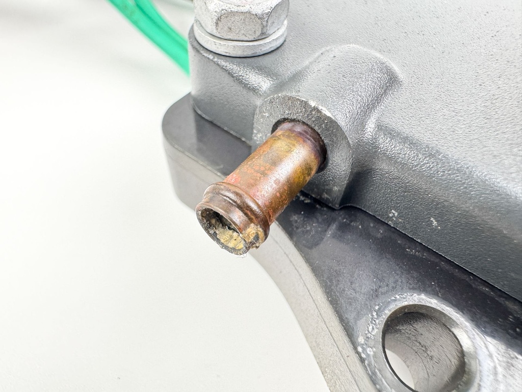 2012 Yamaha 300 HP 4 Stroke Outboard Rectifier & Regulator 6CE-81960-00-00 Damaged