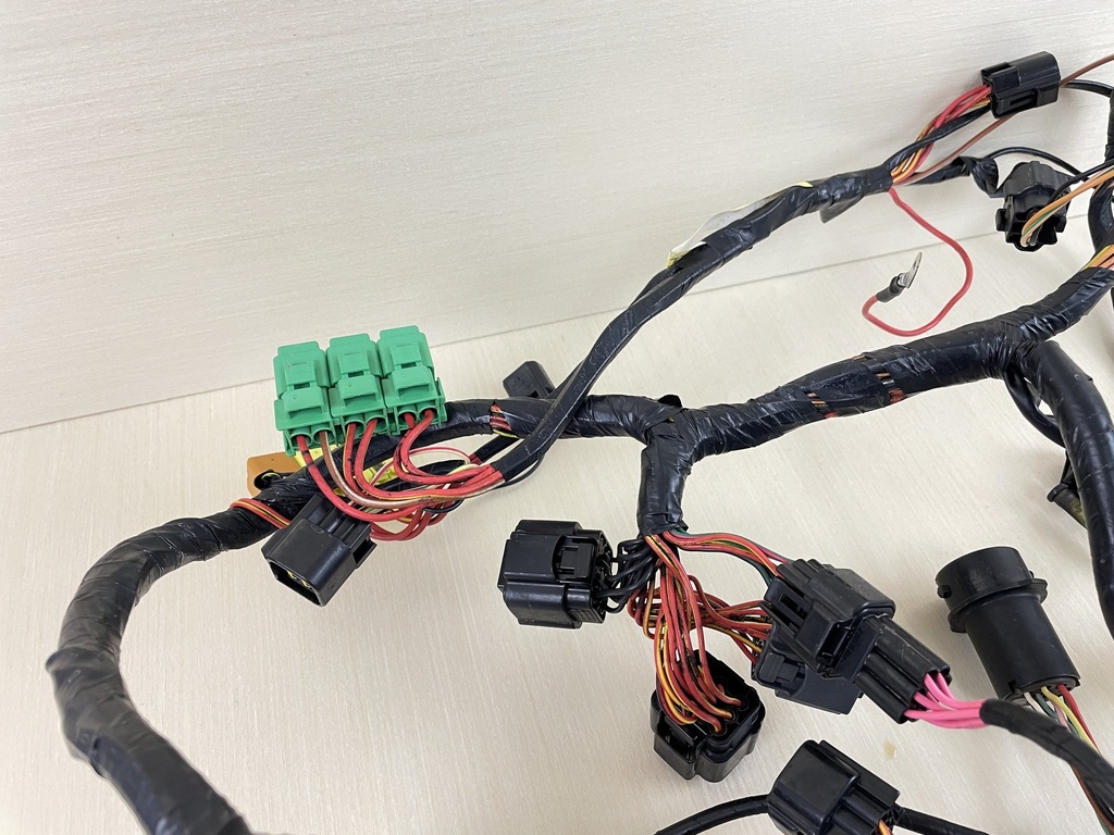 2002 Yamaha 225HP 4 Stroke Engine Wire Harness Assembly 69J-82590-10-00 Parts