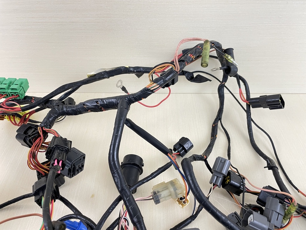 2002 Yamaha 225HP 4 Stroke Engine Wire Harness Assembly 69J-82590-10-00 Parts