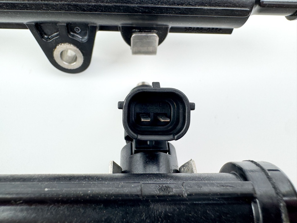 2012 Yamaha 300 HP 4 Stroke Outboard Fuel Injector Set W/ Rail 6CB-13161-00-00 OEM