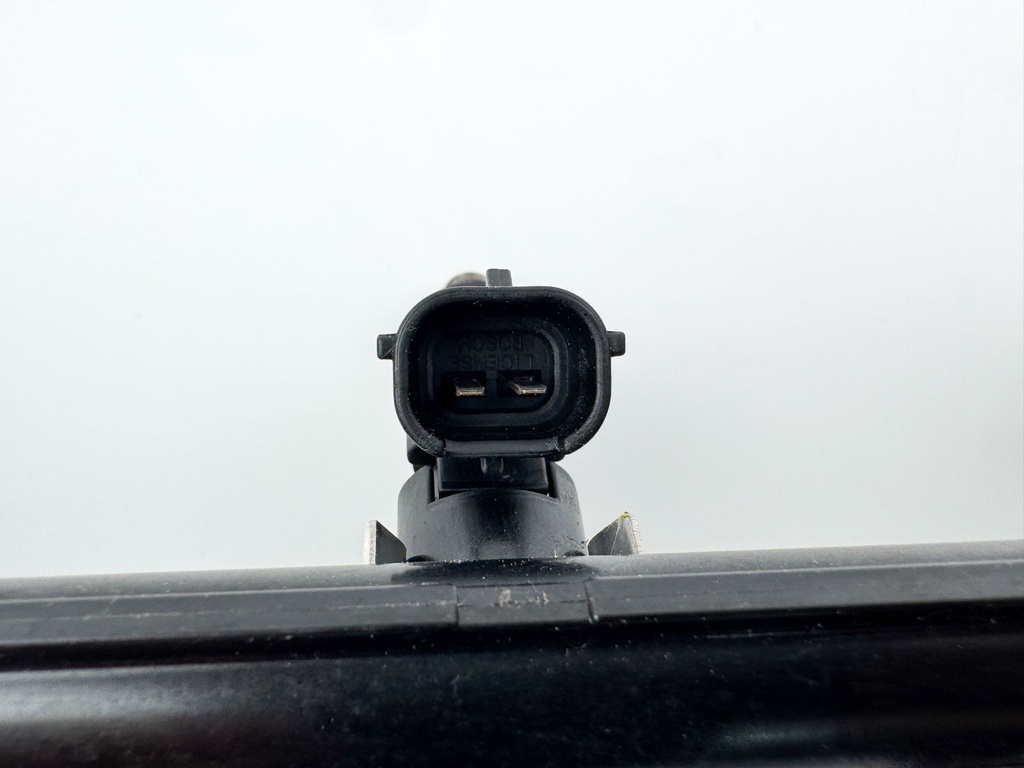 2012 Yamaha 300 HP 4 Stroke Outboard Fuel Injector Set W/ Rail 6CB-13161-00-00 OEM