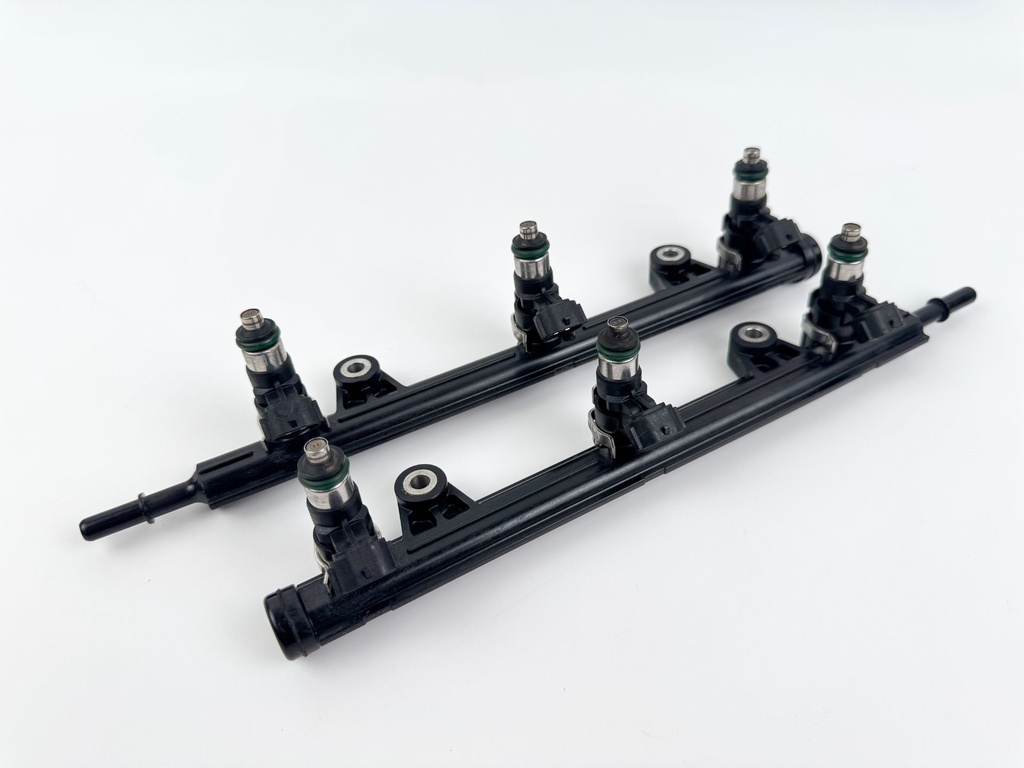 2012 Yamaha 300 HP 4 Stroke Outboard Fuel Injector Set W/ Rail 6CB-13161-00-00 OEM