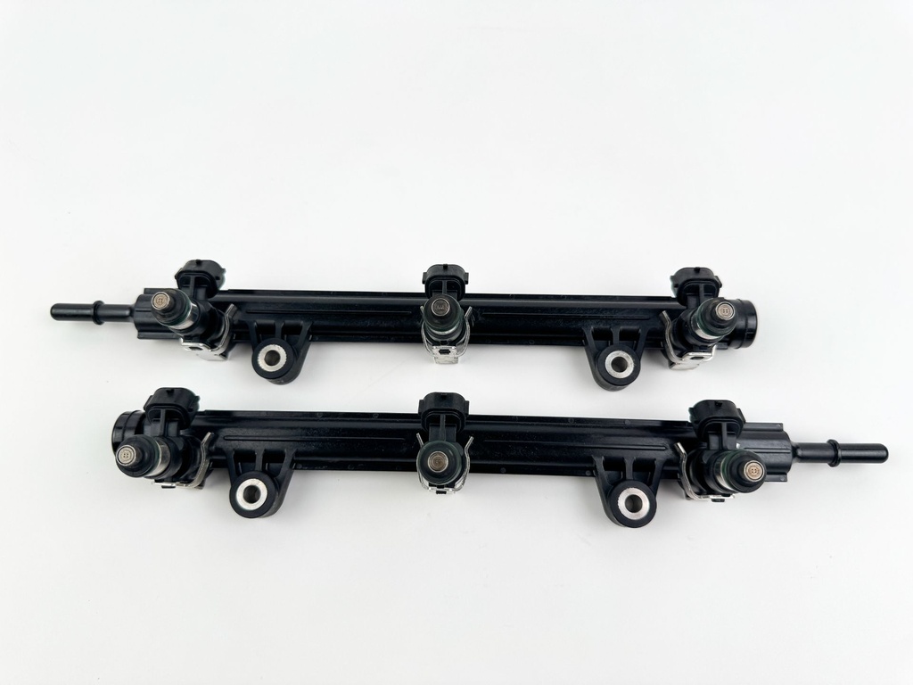 2012 Yamaha 300 HP 4 Stroke Outboard Fuel Injector Set W/ Rail 6CB-13161-00-00 OEM