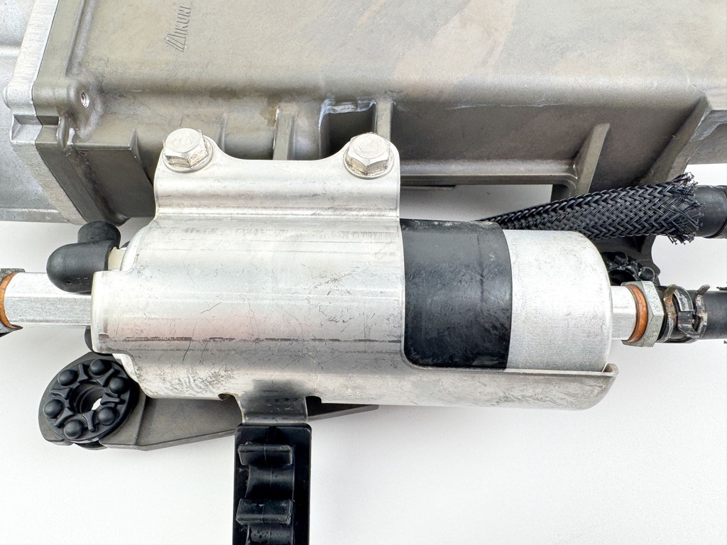 2012 Yamaha 300 HP 4 Stroke Outboard VST Float Chamber Assembly 6CB-14180-03-00 OEM