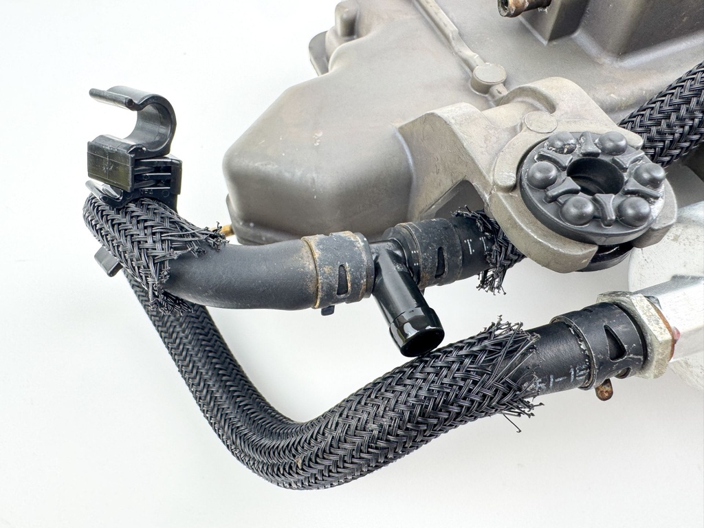 2012 Yamaha 300 HP 4 Stroke Outboard VST Float Chamber Assembly 6CB-14180-03-00 OEM