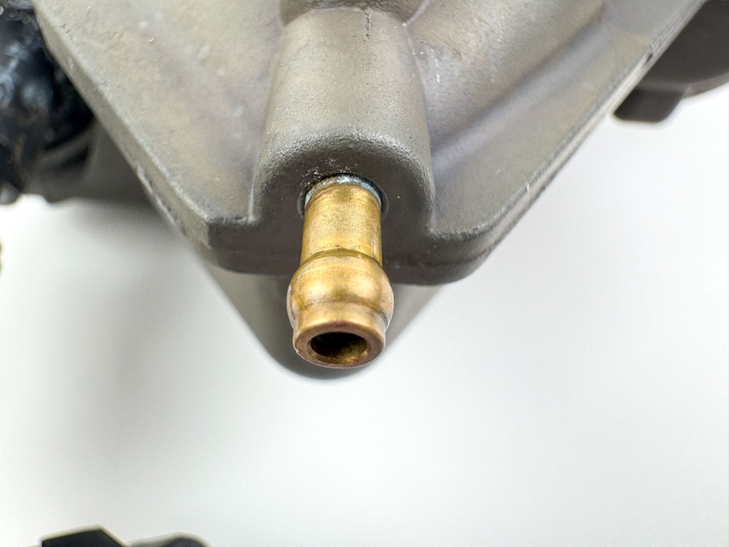 2012 Yamaha 300 HP 4 Stroke Outboard VST Float Chamber Assembly 6CB-14180-03-00 OEM