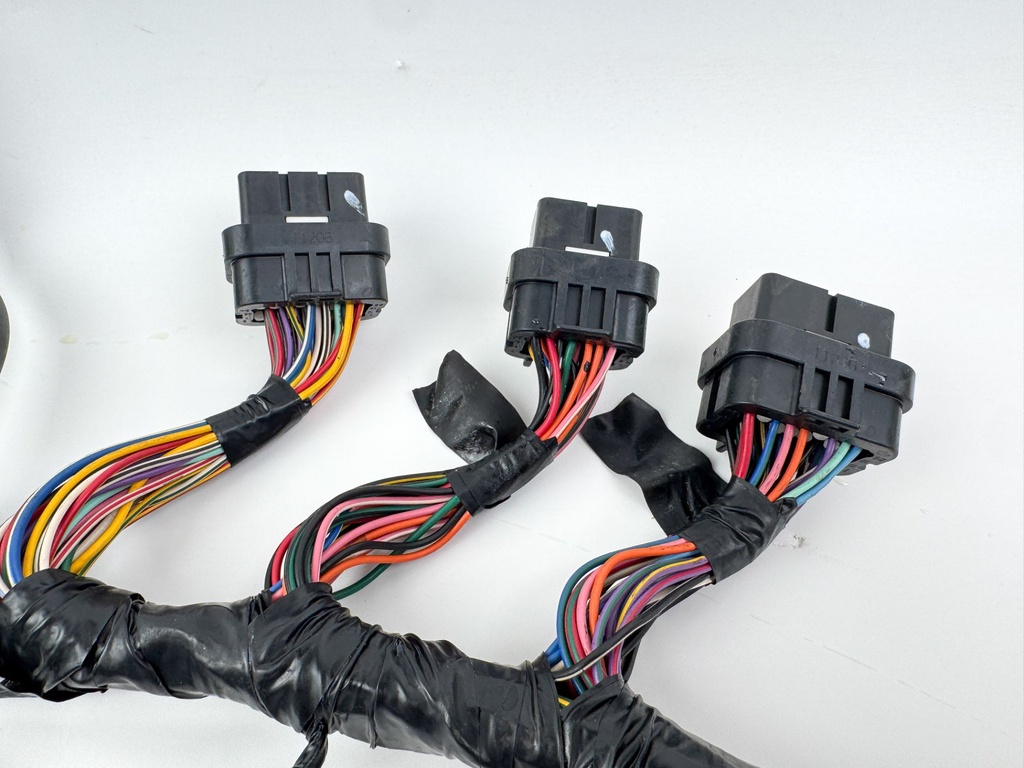 2012 Yamaha 300 HP 4 Stroke Outboard Engine Wire Harness 6CE-82590-10-00 OEM