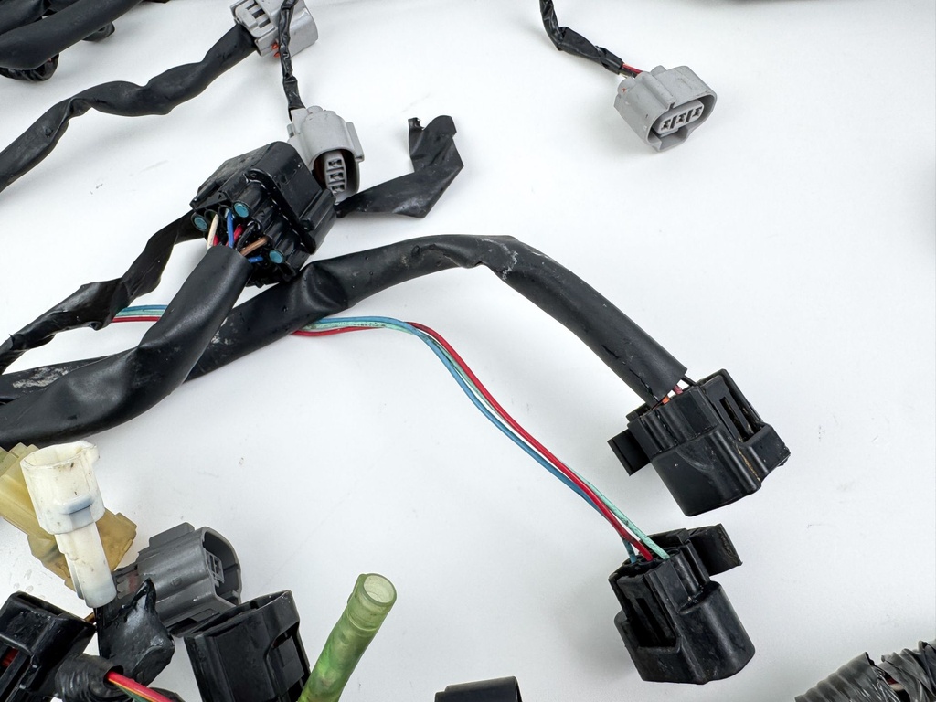 2012 Yamaha 300 HP 4 Stroke Outboard Engine Wire Harness 6CE-82590-10-00 OEM