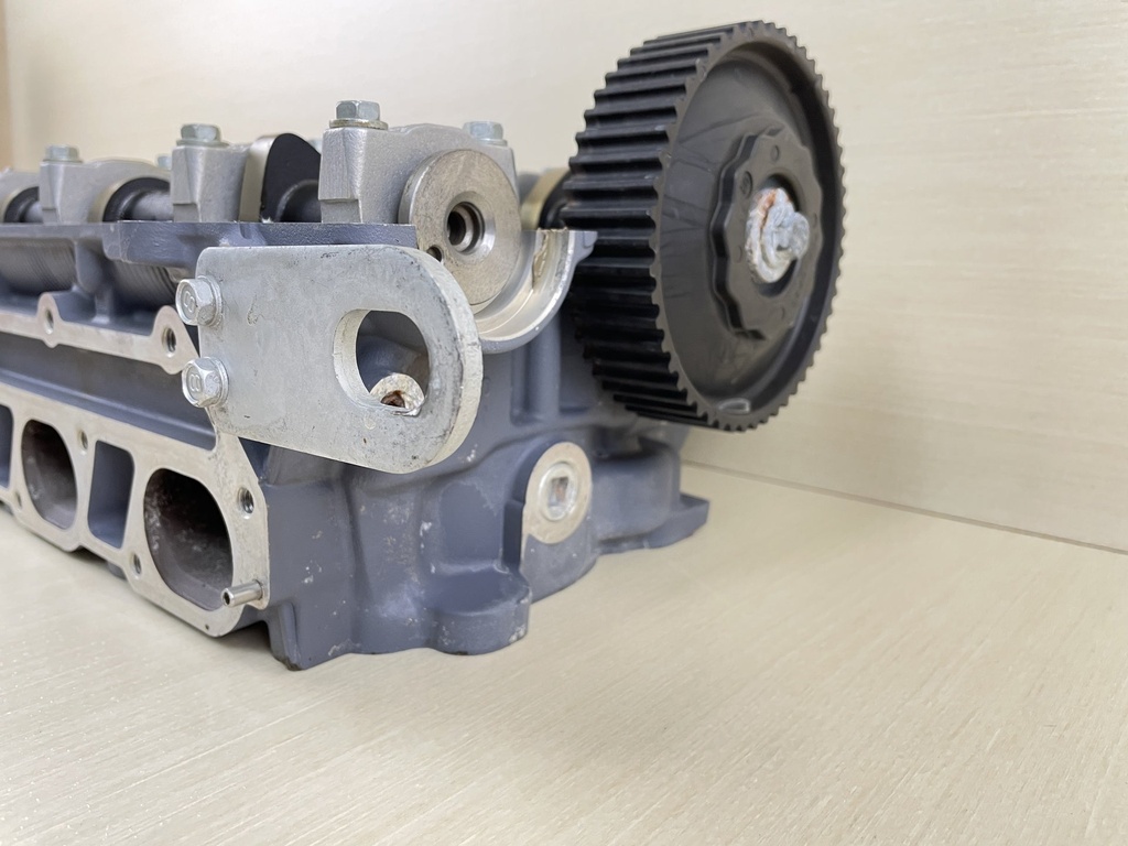 2002 Yamaha 225HP 4 Stroke Outboard Starboard Right Cylinder Head Assembly 69J-W009A-01-1S