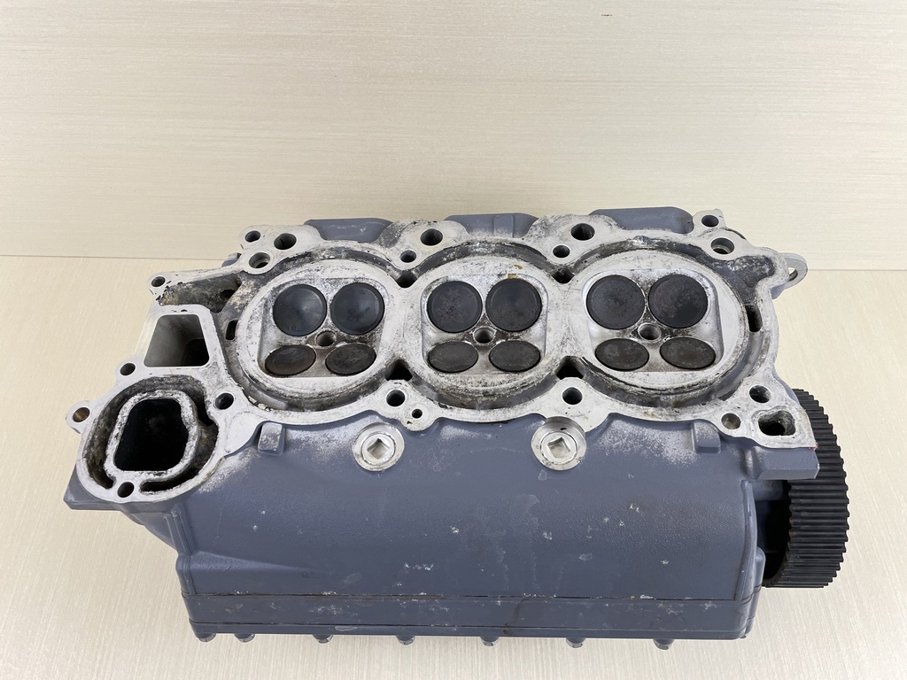 2002 Yamaha 225HP 4 Stroke Outboard Starboard Right Cylinder Head Assembly 69J-W009A-01-1S