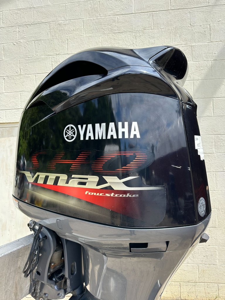 2010 Yamaha 200HP VMAX 4 Stroke Outboard Engine 20" Shaft - 114 Hours