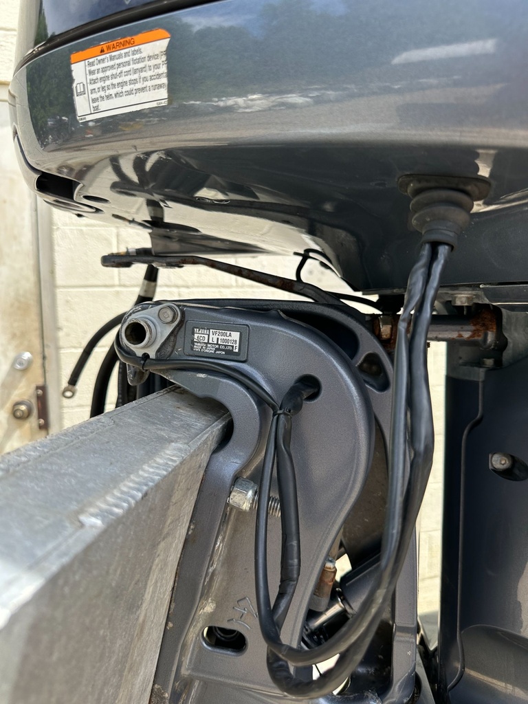 2010 Yamaha 200HP VMAX 4 Stroke Outboard Engine 20" Shaft - 114 Hours