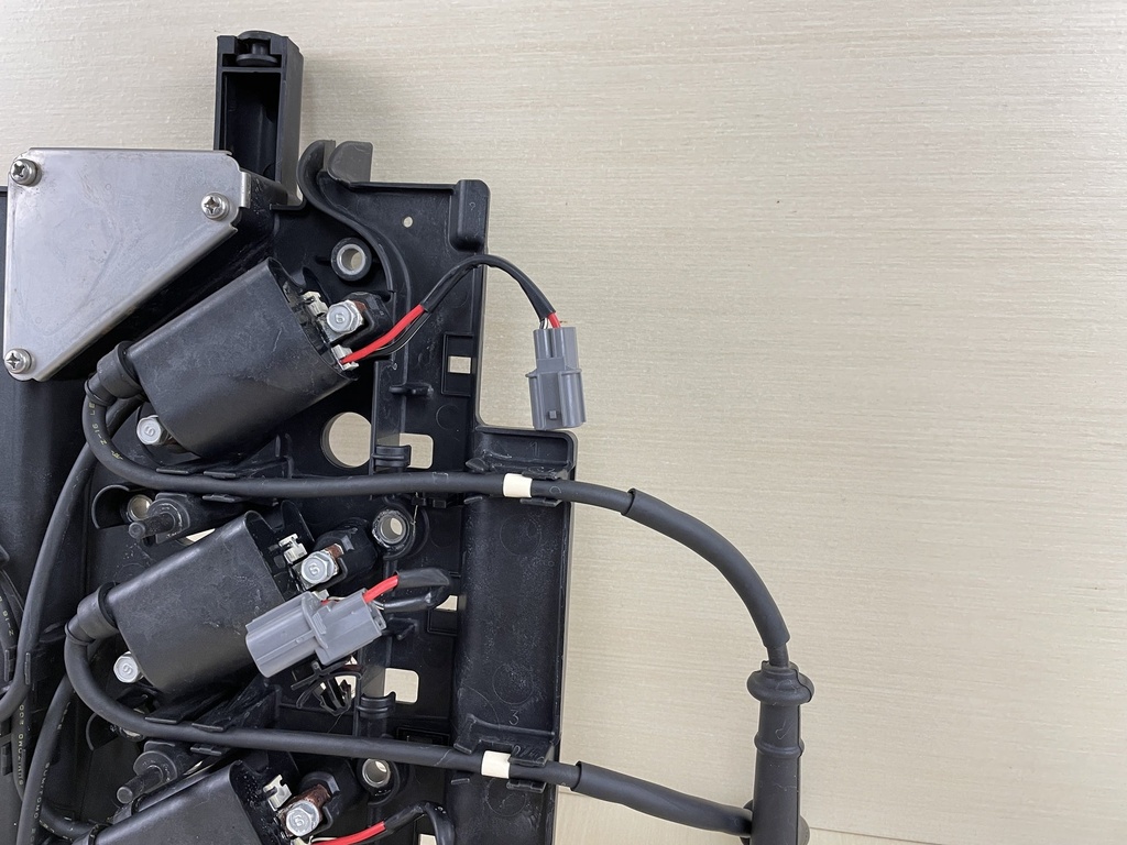 2002 Yamaha 225HP 4 Stroke Outboard Ignition Coil Assembly Set 69J-82310-00-00