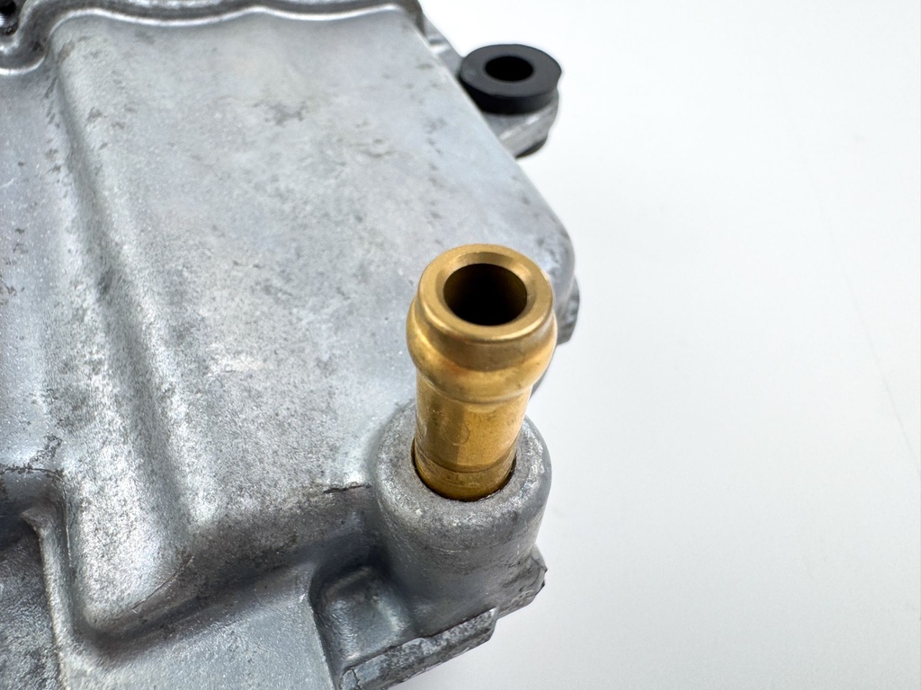 2011 Suzuki 115 HP 4 Stroke Outboard Vapor Separator Tank VST 15600-90J01 OEM