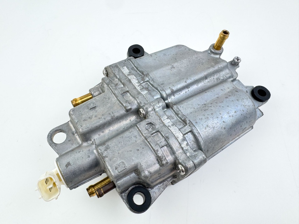 2011 Suzuki 115 HP 4 Stroke Outboard Vapor Separator Tank VST 15600-90J01 OEM