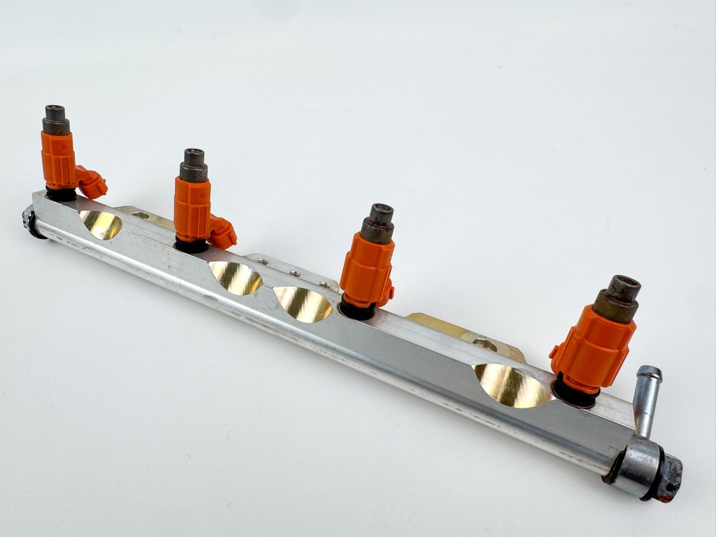 2011 Suzuki 115 HP 4 Stroke Outboard Fuel Injector Set W/ Rail 15710-65D00 OEM