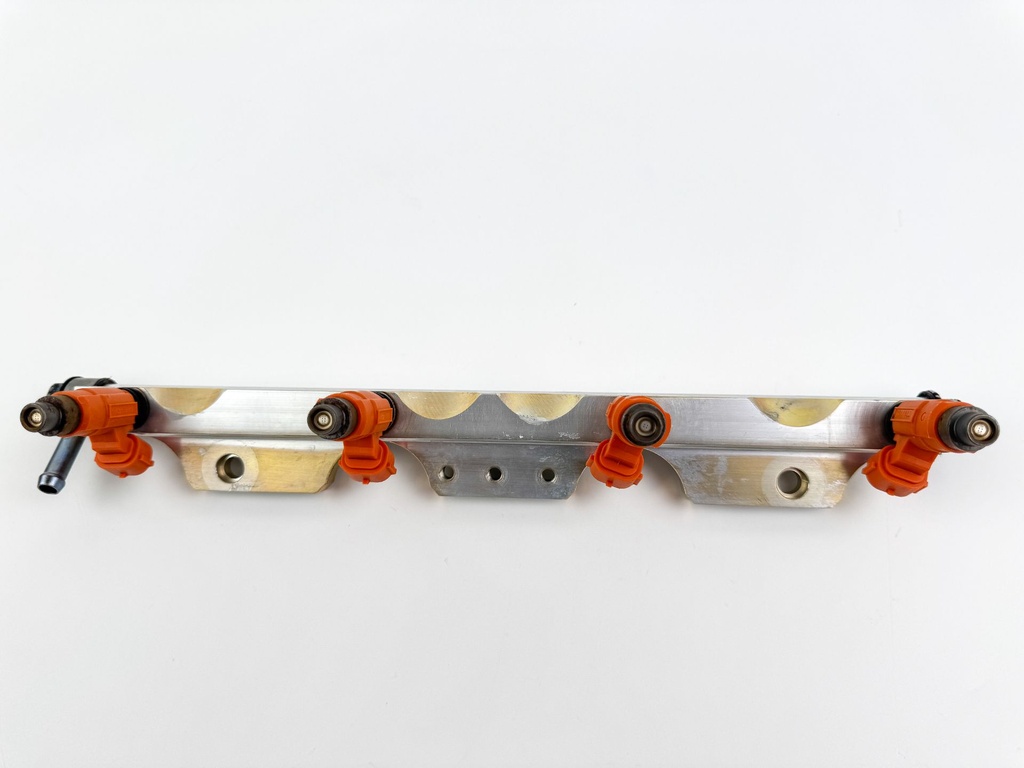 2011 Suzuki 115 HP 4 Stroke Outboard Fuel Injector Set W/ Rail 15710-65D00 OEM