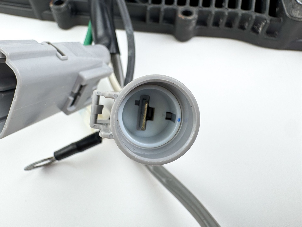 2011 Suzuki 115 HP 4 Stroke Outboard Rectifier & Regulator 32800-90J30 OEM