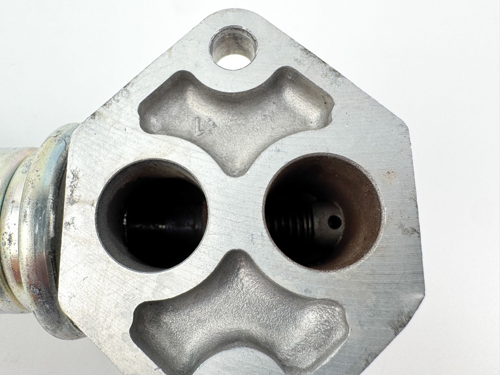 2011 Suzuki 115 HP 4 Stroke Outboard IAC Idle Air Control Valve 18137-77E00 OEM