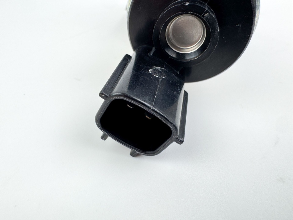 2011 Suzuki 115 HP 4 Stroke Outboard IAC Idle Air Control Valve 18137-77E00 OEM