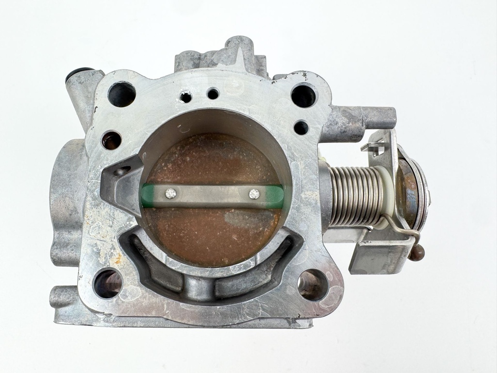 2011 Suzuki 115 HP 4 Stroke Outboard Throttle Body Assembly 13300-90J00 OEM