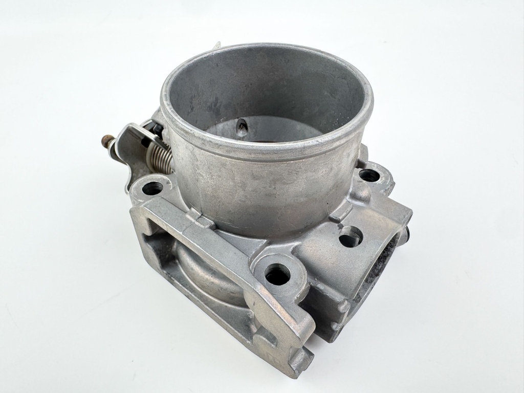 2011 Suzuki 115 HP 4 Stroke Outboard Throttle Body Assembly 13300-90J00 OEM