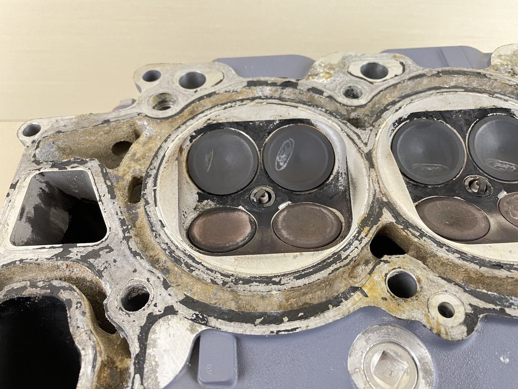 2003 Yamaha 225HP 4 Stroke Starboard Right Cylinder Head Assembly 69J-W009A-01-1S