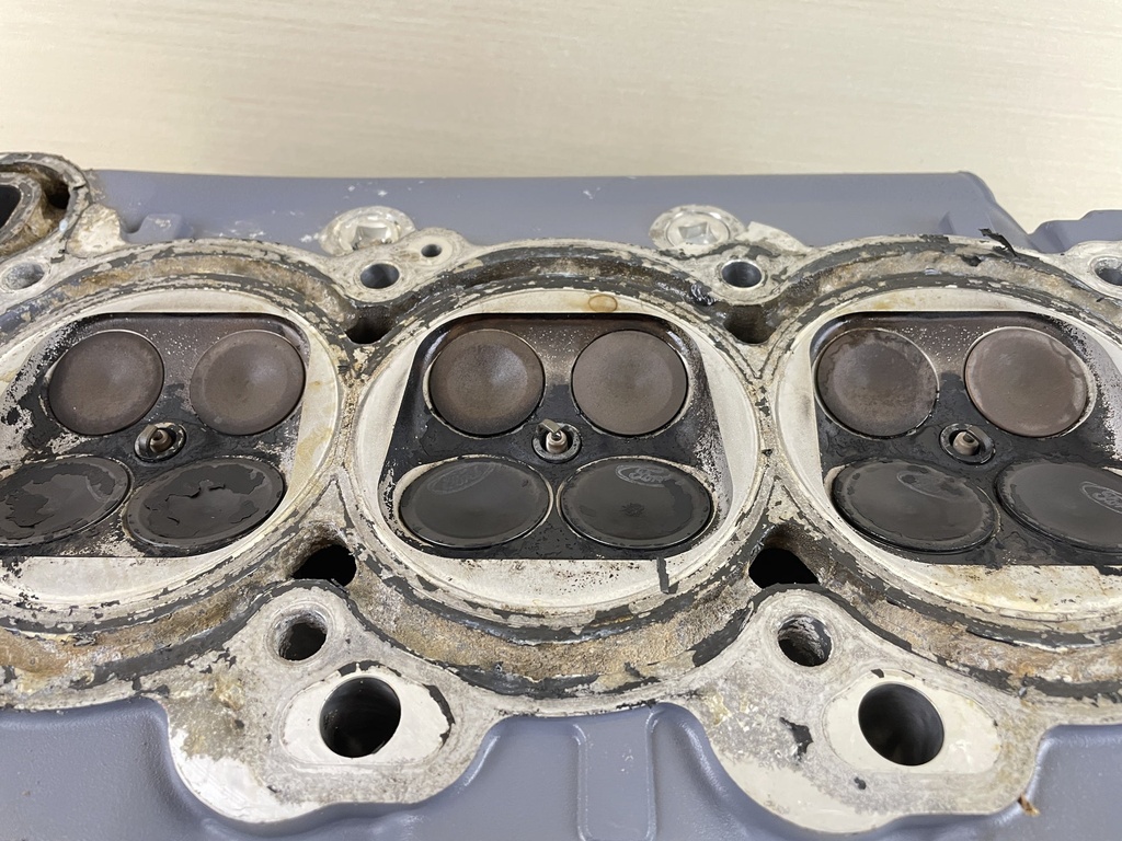 2003 Yamaha 225HP 4 Stroke Port Left Cylinder Head Assembly 69J-W009C-01-1S