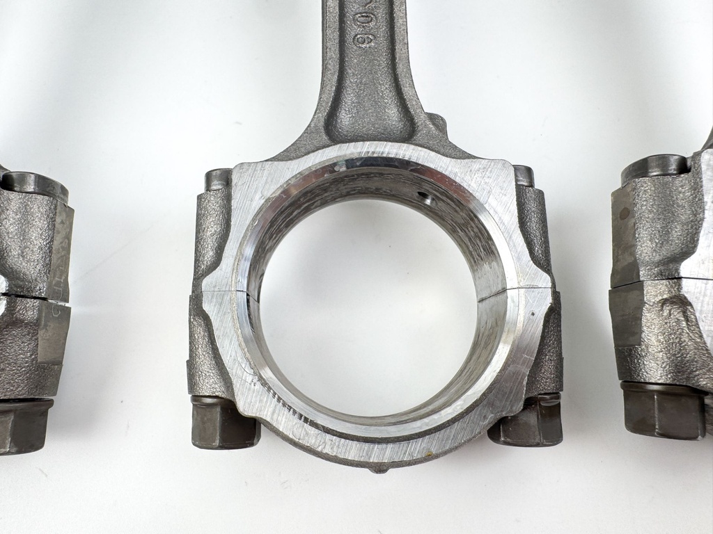 2011 Suzuki 115 HP 4 Stroke Outboard Piston & Connecting Rod Set 12111-90J01 OEM