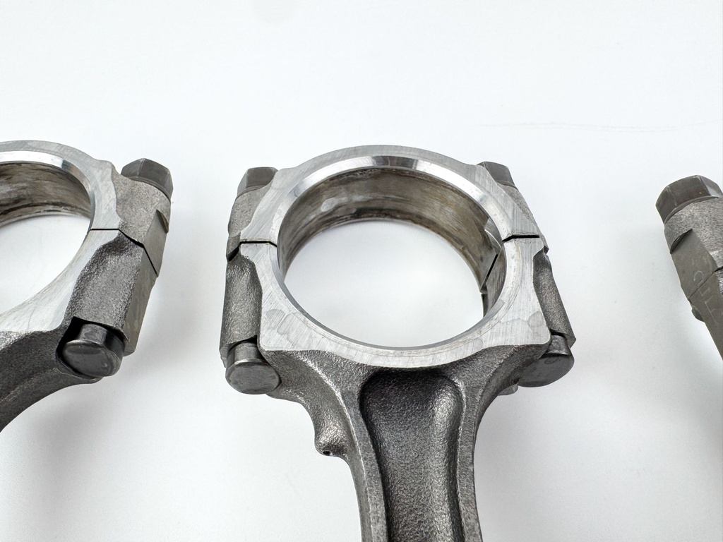 2011 Suzuki 115 HP 4 Stroke Outboard Piston & Connecting Rod Set 12111-90J01 OEM