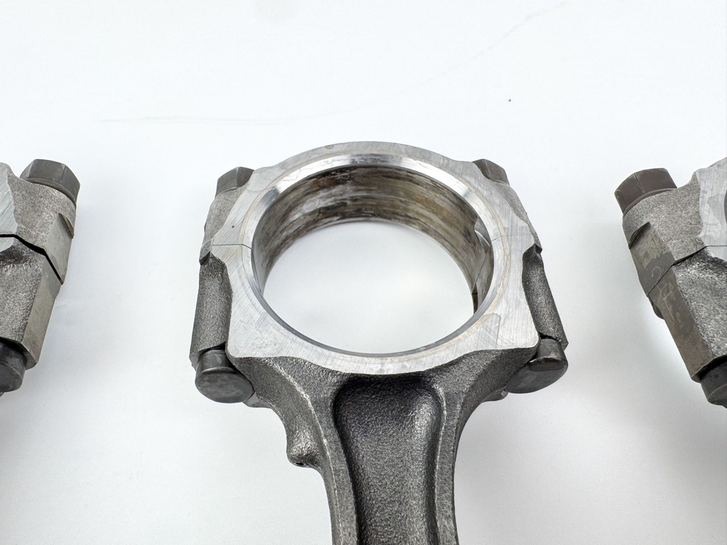 2011 Suzuki 115 HP 4 Stroke Outboard Piston & Connecting Rod Set 12111-90J01 OEM