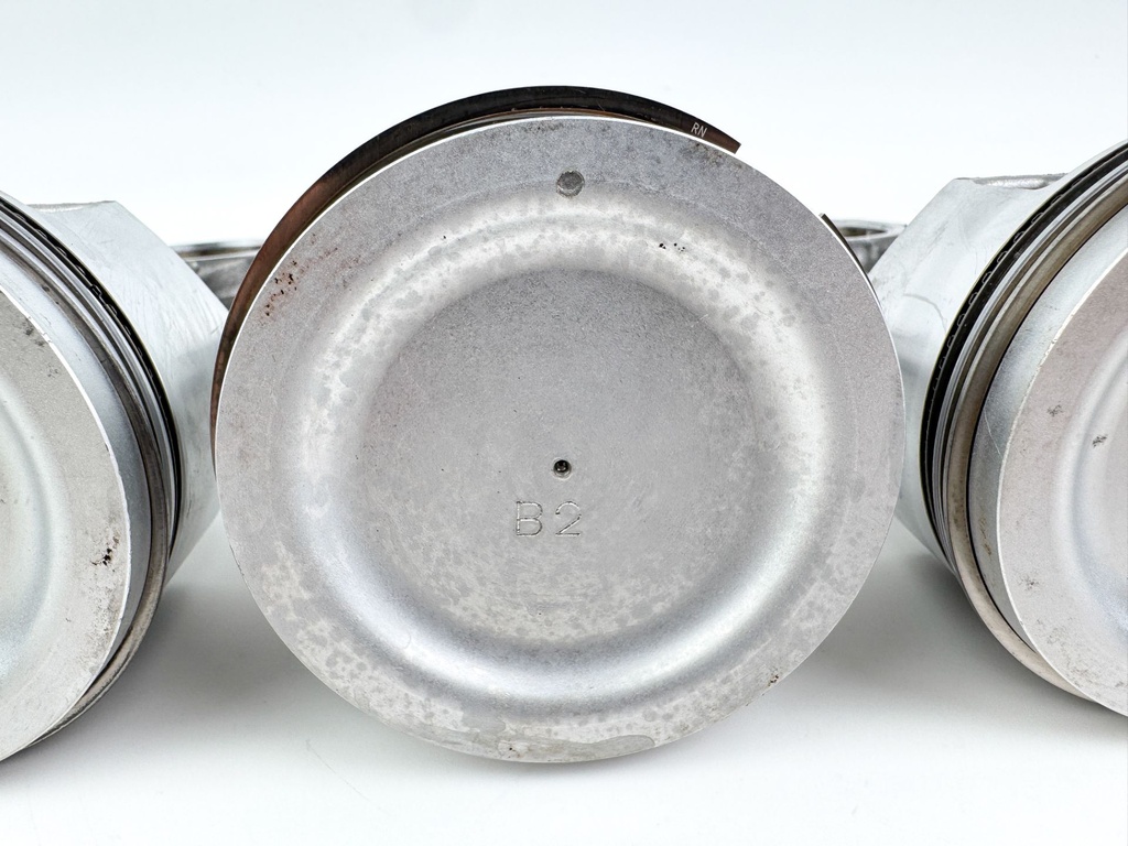 2011 Suzuki 115 HP 4 Stroke Outboard Piston & Connecting Rod Set 12111-90J01 OEM