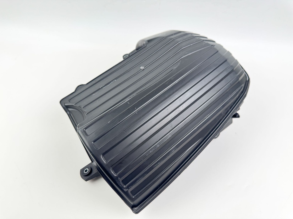 2011 Suzuki 115 HP 4 Stroke Outboard Intake Air Silencer Assembly 13810-90J01 OEM