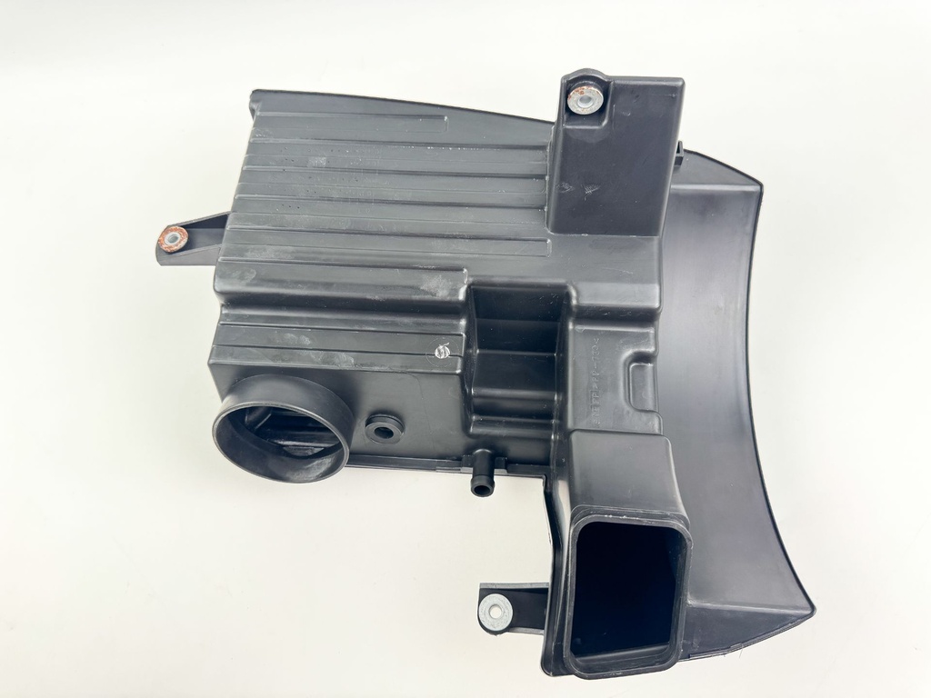 2011 Suzuki 115 HP 4 Stroke Outboard Intake Air Silencer Assembly 13810-90J01 OEM