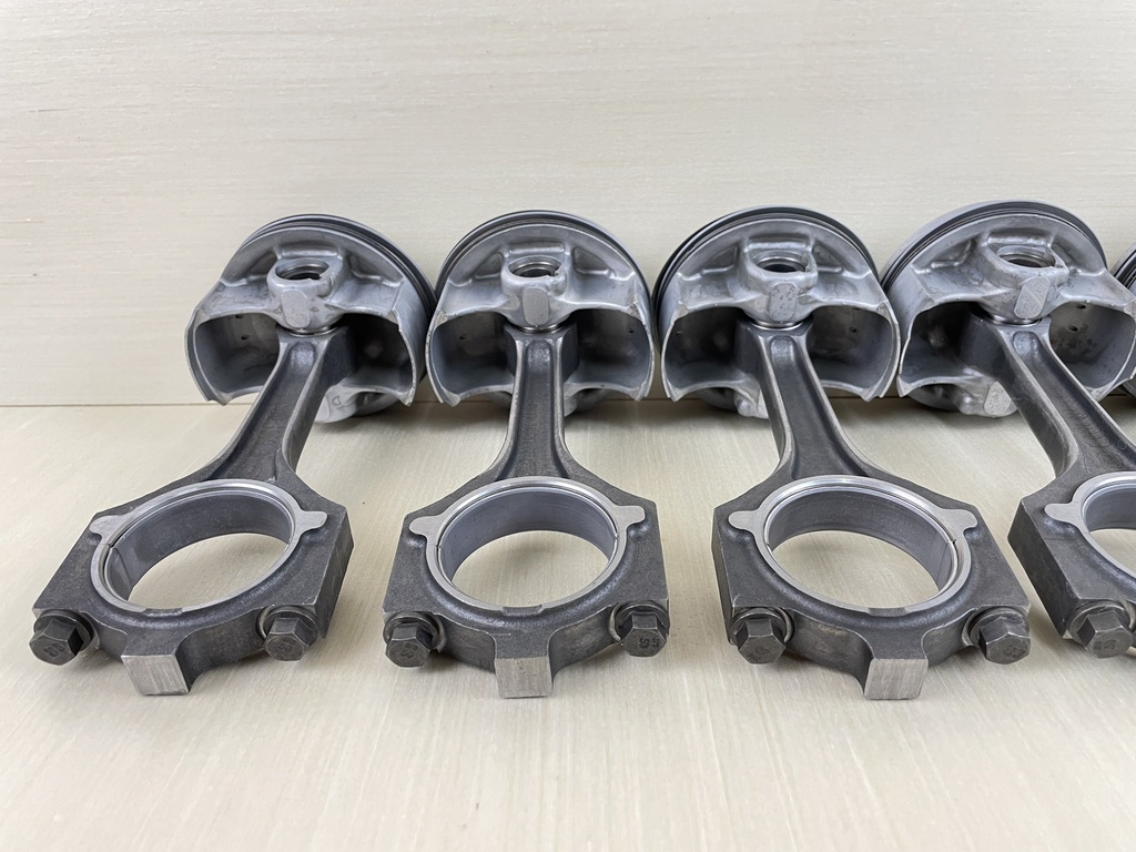 2002 Yamaha 225HP 4 Stroke Piston & Connecting Rod Set Of 6 69J-11631-00-B0