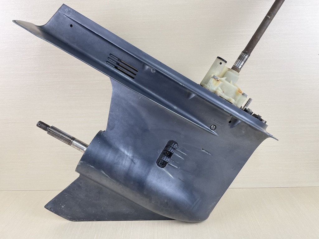 2002 Yamaha 225HP 4 Stroke 25" Lower Unit Gear Case RH 69J-45300-20-8D