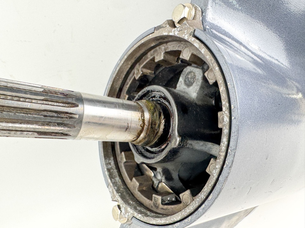 Yamaha LF250 LF300 HP 4.2L 25" Lower Unit Gear Case LH Counter 6CF-45300-00-8D