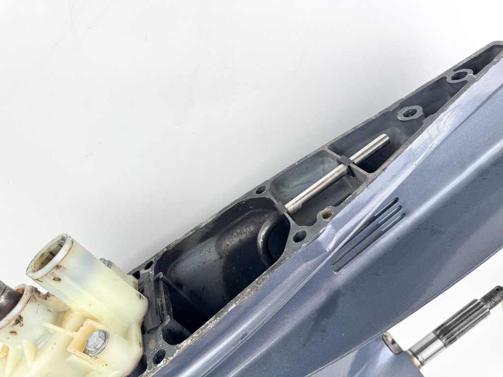 Yamaha LF250 LF300 HP 4.2L 25" Lower Unit Gear Case LH Counter 6CF-45300-00-8D