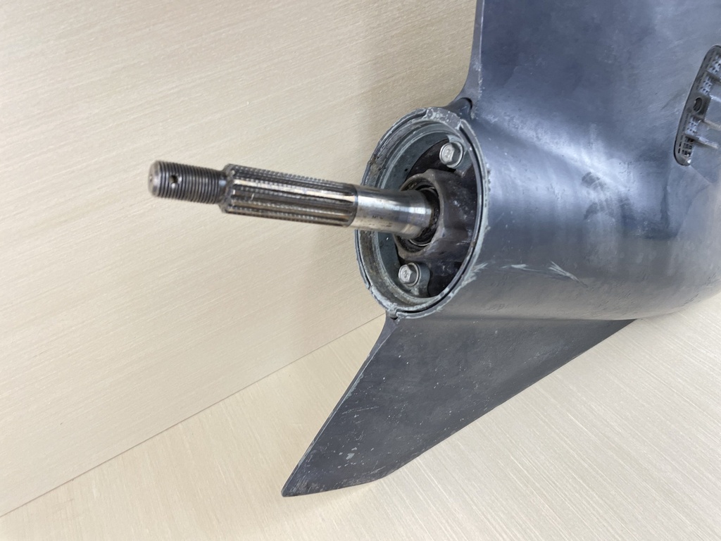 2002 Yamaha 225HP 4 Stroke 25" Lower Unit Gear Case RH 69J-45300-20-8D