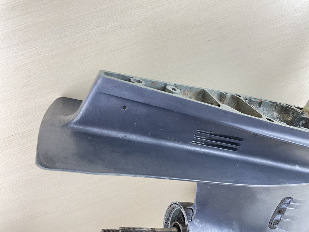 2002 Yamaha 225HP 4 Stroke 25" Lower Unit Gear Case RH 69J-45300-20-8D