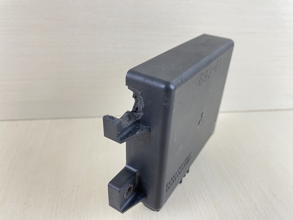 2002 Yamaha 225HP 4 Stroke Outboard ECU Engine Control Unit 69J-8591A-01-00