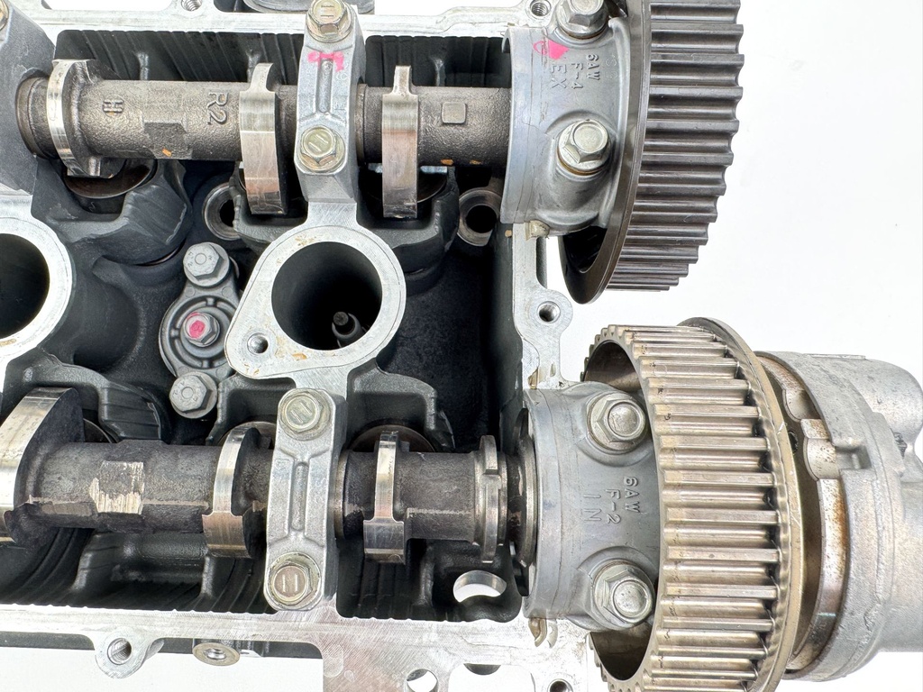 2012 Yamaha 300 HP 4 Stroke Outboard Starboard Cylinder Head 6CE-W009A-00-9S OEM