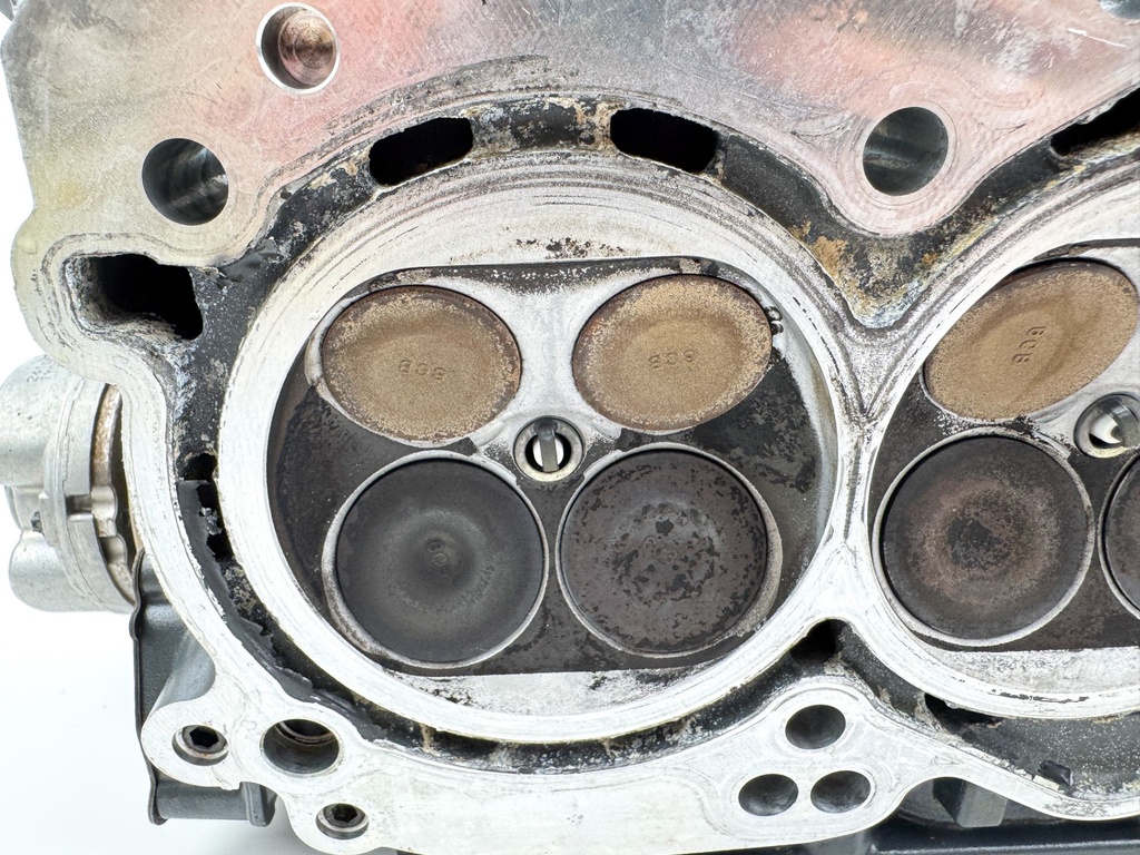 2012 Yamaha 300 HP 4 Stroke Outboard Starboard Cylinder Head 6CE-W009A-00-9S OEM