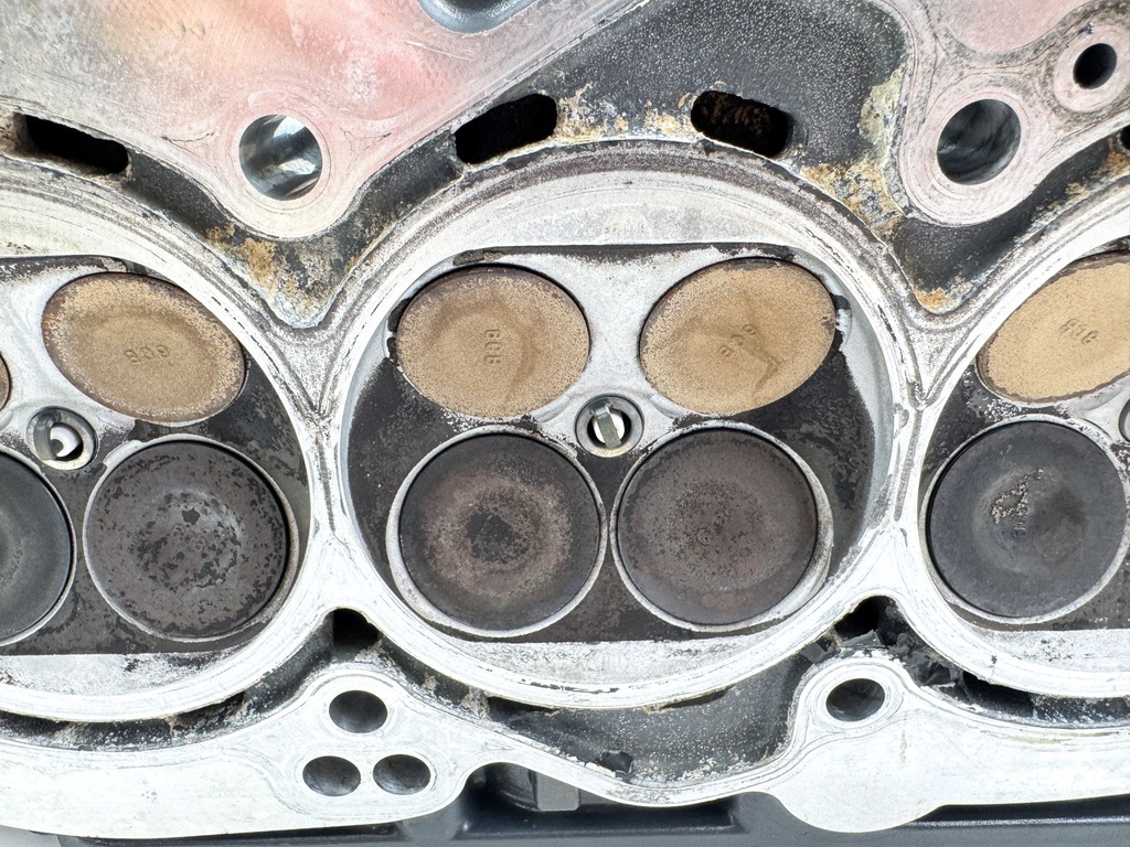 2012 Yamaha 300 HP 4 Stroke Outboard Starboard Cylinder Head 6CE-W009A-00-9S OEM