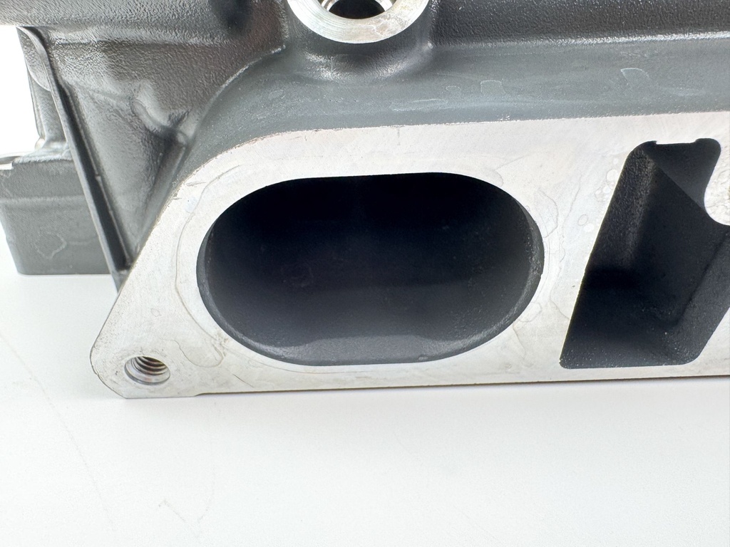 2012 Yamaha 300 HP 4 Stroke Outboard Starboard Cylinder Head 6CE-W009A-00-9S OEM